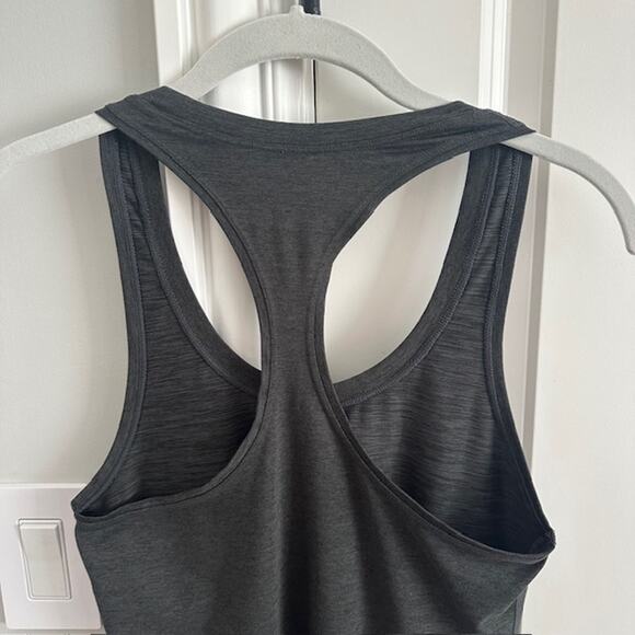Vuori Heather Black Racerback Performance Tank Size: Small - Picture 6 of 7